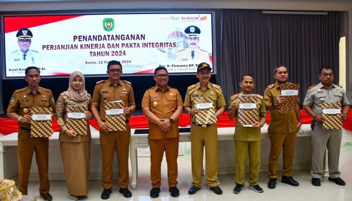 Pj Walikota Palopo Saksikan Penandatanganan Perjanjian Kinerja dan Fakta Integritas