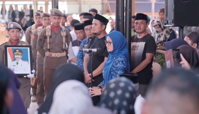 Pimpin Pelepasan Jenazah Thahar Rum, Bupati : Terlalu Banyak Hal Baik yang Bisa Dikenang dari Beliau