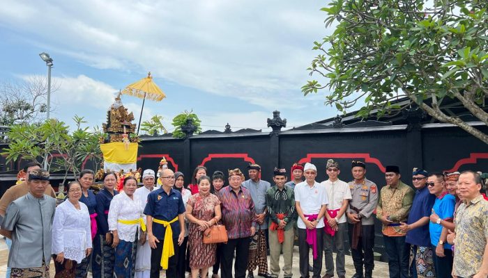 Hari Suci Galungan, Kapolres Palopo Silaturahmi bersama Umat Hindu di Pure Mandira Taman Sari