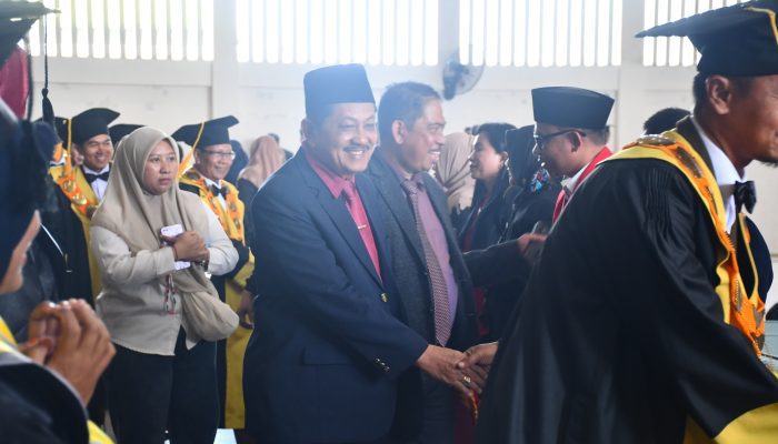 Asisten II Setda Palopo Hadiri Wisuda Sarjana Periode Ke-1 Uncok Palopo