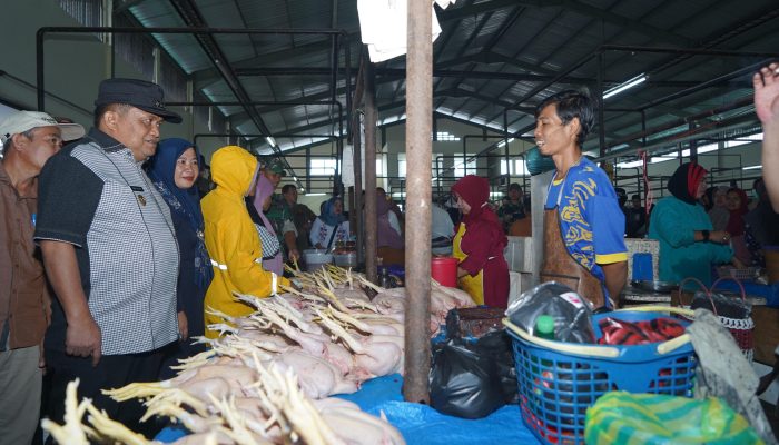 Jelang Ramadhan, Pj Bupati Luwu Bersama Tim Pengendali Inflasi Pantau Harga Bahan Pokok