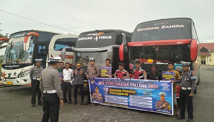 Kasat Lantas Polres Luwu Utara Sosialisasi Keselamatan pada komunitas Pengemudi Angkutan Umum