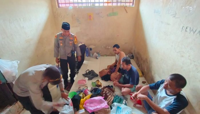 Antisipasi Tahanan Kabur, Kapolres Palopo Bersama Personil Lakukan Pengecekan Sel