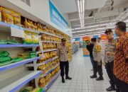 Cek Ketersediaan Bahan Pokok, Kapolres Palopo Lakukan Pengecekan di Beberapa Gudang