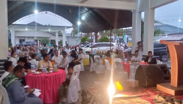 Jalin Silaturahmi, Keluarga Besar RS Hikmah Masamba Gelar Buka Puasa Bersama dan Ceramah Agama