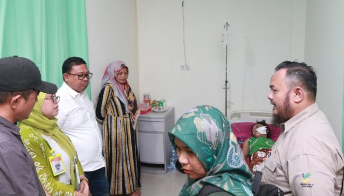 Lihat Kondisi Pasien, Pj Wali Kota Palopo Lakukan Kunjungan ke RS St.Madyang