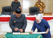 Pj Wali Kota Palopo Bersama Ketua DPRD Tandatangani Keputusan Bersama Penarikan Kembali Ranperda