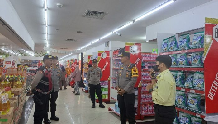 Pantau Keamanan Dititik yang Dianggap Rawan, Kapolres Palopo Kunjungi Tiga Pusat Keramaian