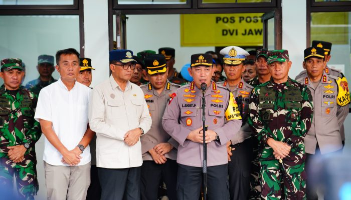 Kapolri Pastikan Beri Pelayanan Terbaik Bagi Keluarga Korban Kecelakaan Tol Jakarta – Cikampek KM 58