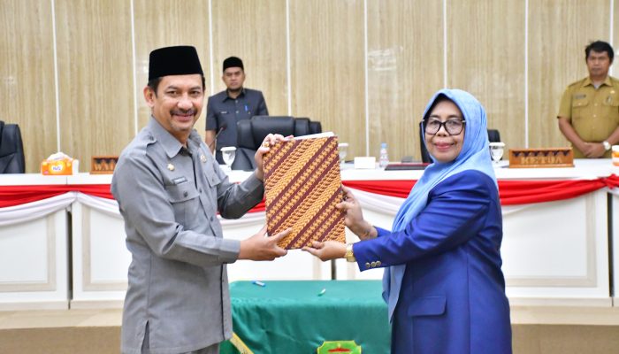 Sekda Palopo Hadiri Paripurna Penetapan Propemperda Tahun 2023 di Kantor DPRD