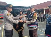 Kapolres Palopo Beri 23 Handphone Dinas Kepada Bhabinkamtibmas, Ini Tujuannya