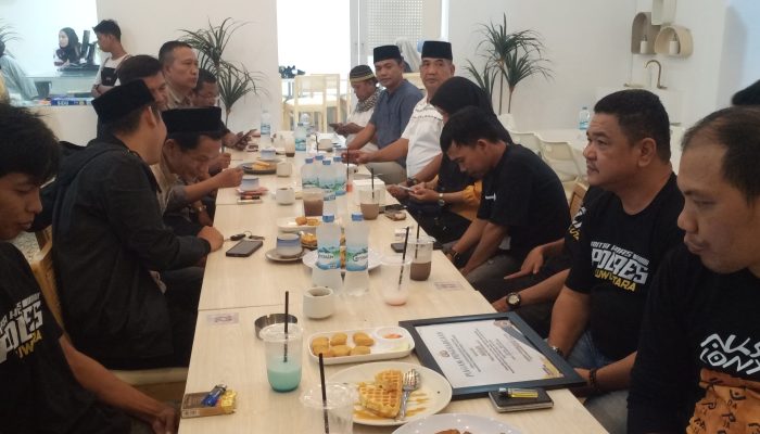Pererat Tali Silaturahmi Dalam Menyambut Idulfitri, Kapolres Luwu Utara Ngopi Bareng Dengan Awak Media