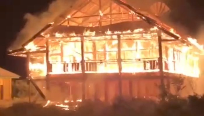 Breaking News, Rumah Adat di Masamba Hangus Terbakar