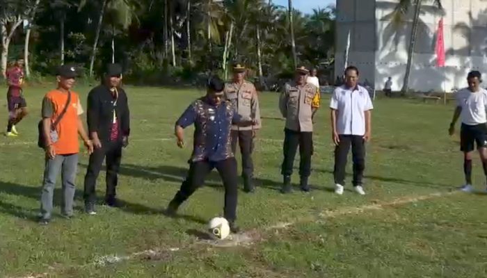 Diikuti 12 Tim, Camat Malangke Resmi Buka Kejuaraan Rampoang Cup XXXI Tahun 2024