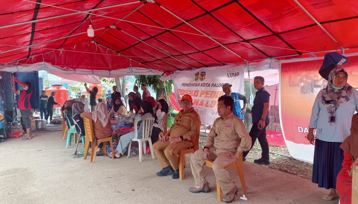 Berikan Pelayanan Gratis Kepada Warga Terdampak Banjir, Dinkes Palopo Dirikan Posko Kesehatan di Suli