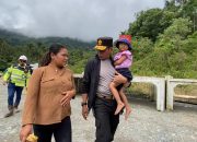 Ibu Hamil Yang Berhasil Dievakuasi Kapolda Sulsel Akhirnya Melahirkan, Diberi Nama Bhara Daksa Latimojong