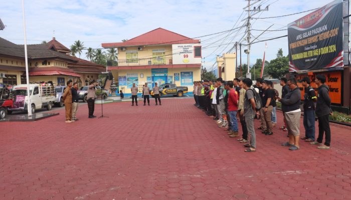 Polres Luwu Utara Bersama Komunitas Trail Lutrac Salurkan Bantuan Korban Banjir dan Longsor di Luwu