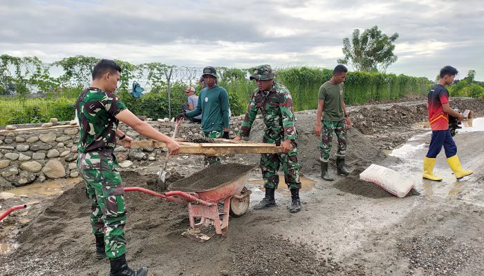 Komcad TNI Kodim1403/Palopo Ikut Berpartisipasi Pada Kegiatan TMMD di Luwu