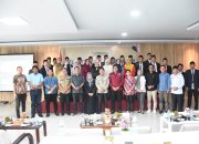 Kepala Badan Kesbangpol Palopo Hadiri Pelantikan dan pembekalan Panwascam se-Kota Palopo