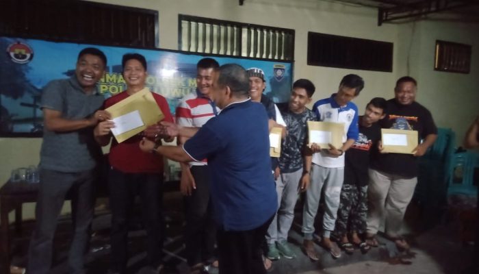Diikuti 36 Pasang Peserta, Kapolres Luwu Utara Juara Satu Turnamen Domino di Masamba