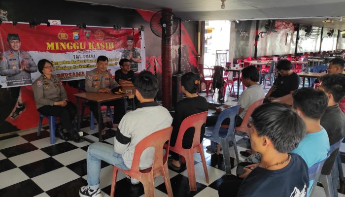 Dekatkan Diri Polri dengan Masyarakat, Polda Sulsel Gelar Minggu Kasih di Warkop 51 Makassar