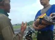 Menyentuh, Bhabinkamtibmas AIPDA Hendra Lepas Seragam demi Evakuasi Jasad Bayi Dibuang