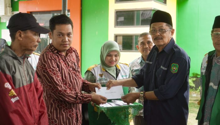 Asisten Bidang Perekonomian dan Pembangunan Setda Kota Palopo Hadiri Penyaluran Dana ZIS Untuk Mustahik
