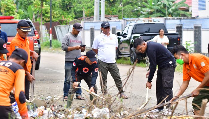 Respons Keluhan Warga Terkait Persoalan Sampah, Pj. Wali Kota Palopo Pimpin Kegiatan Bersih Sampah