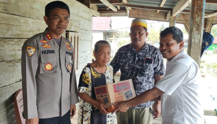 Hut Bahayangkara Ke-78, Kapolres Luwu Utara Bersama Puluhan Offroader Salurkan Bantuan ke Warga Terdampak Banjir