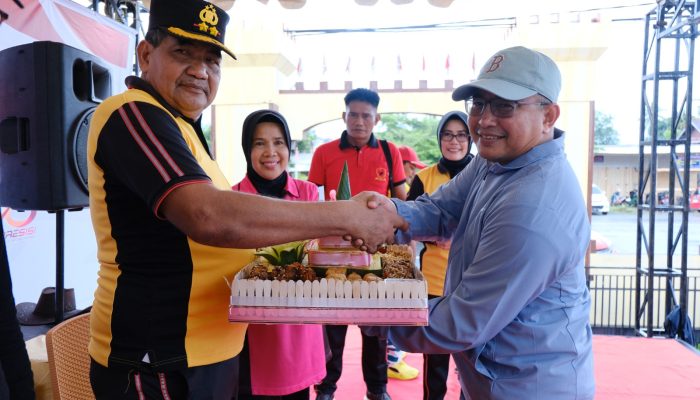 Jelang Purna Bakti, Wakapolres Luwu Utara Dapat Hadiah Umrah dari Anggota DPR RI Muhammad Fauzi