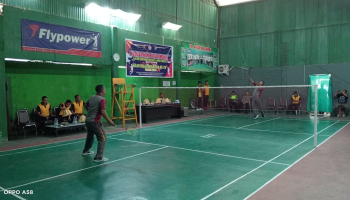 Hut Bhayangkara ke-78, Kapolres Luwu Utara Buka Turnamen Bulutangkis Antar Personel
