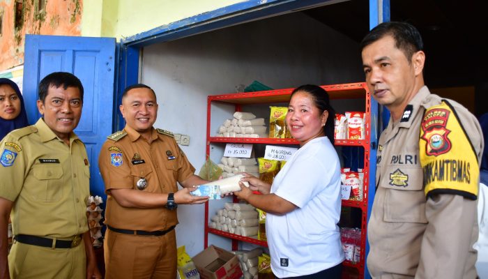 Kolaborasi Dinas Perdagangan, Ketahanan Pangan dan Bulog Kota Palopo Gelar Pasar Murah