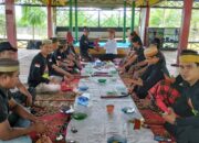 Lestarikan Budaya Leluhur, Komunitas Bassi Tammi Lakukan Pembersihan Benda Pusaka di Makam Datuk Patimang