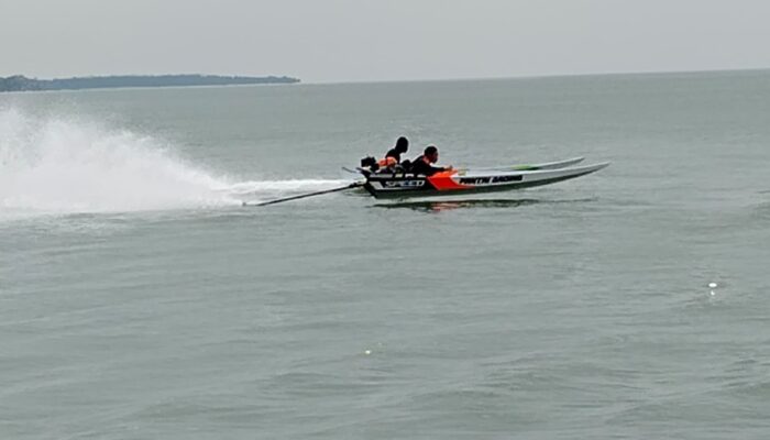 Polres Palopo Gelar Lomba Balap Perahu Bala-Bala di Pelabuhan Jalan Lingkar Timur