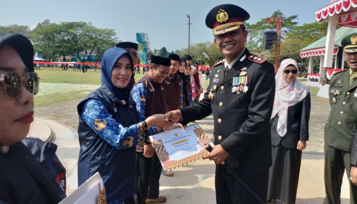 Guru Penggerak TK Al Hidayah Masamba Terima Penghargaan dari Pemda Luwu Utara