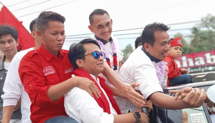 Tiba Dibatas Palopo dan Walmas, Paslon Agus-Win Kembali Terima Sambutan Hangat dari Warga Walmas