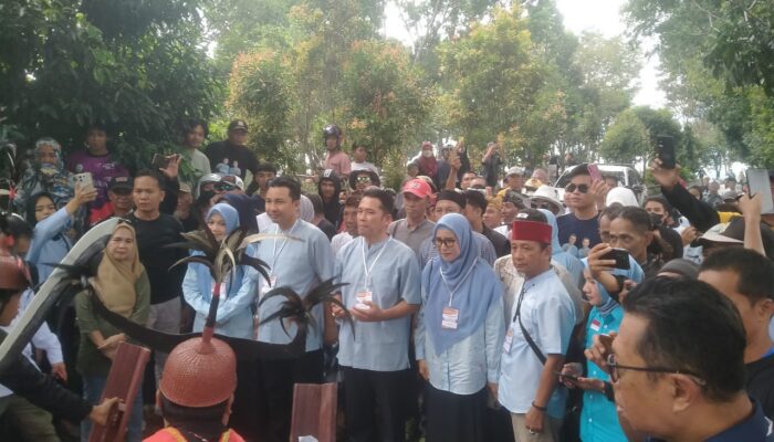 Usai Deklarasi, Paslon AMANJI Diantar Ratusan Simpatisan Mendaftar di KPU Luwu Utara