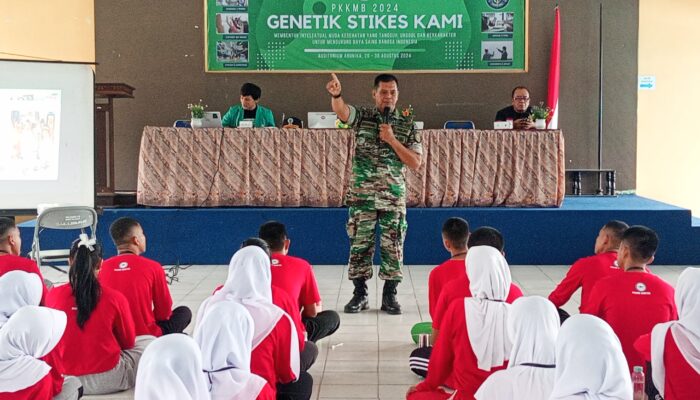 Kasdim 1403/Palopo Berikan Materi Wawasan Kebangsaan dan Bela Negara kepada Mahasiswa Stikes Kamus Arunika