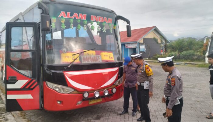 Pastikan Kelaikan Armada Bus, Satlantas Polres Luwu Utara Bersama Dishub Gelar Ramp Check