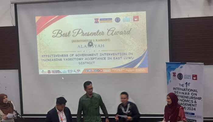 Presentasi Artikel Internasional di Malaysia, Dua Camat dari Luwu Timur Terima Penghargaan Award