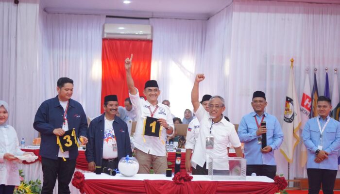 Paslon Agus-Win Cabut Nomor Urut 1 Simbol Kemenangan