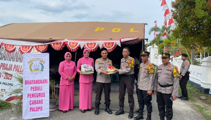 Peduli Personel yang Bertugas, Bhayangkari Polres Palopo Lakukan Tali Asih di Pos Pam KPU dan Bawaslu