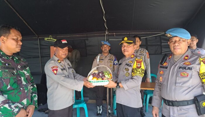 Jaga Kesehatan dan Daya Tahan Tubuh, Polres Palopo Beri Suplemen Ke Personil Yang Bertugas di Bawaslu dan KPU