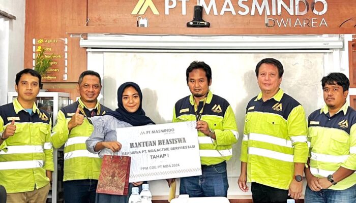20 Mahasiswa Berprestasi di Luwu Terima Beasiswa Melalui Program Beasiswa PT Masmindo Dwi Area