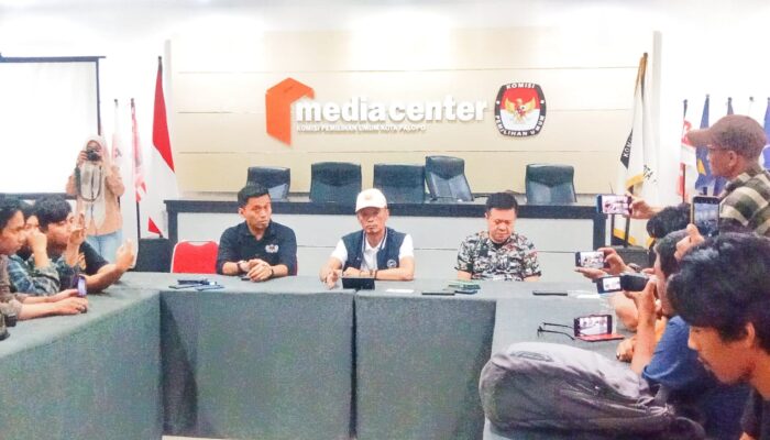 KPU Kota Palopo Tolak Tindaklanjuti Rekomendasi Bawaslu Untuk Diskualifikasi Paslon Trisal-Ahmad
