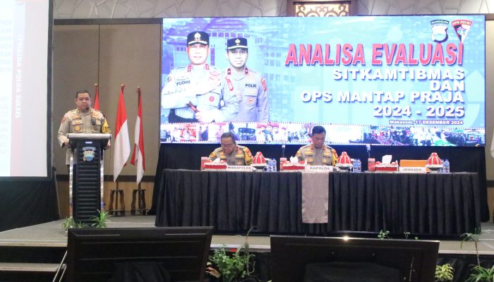 Kapolda Sulsel Pimpin Rapat Anev Siskamtibmas dan Operasi Mantap Praja Pallawa 2024-2025 Pilkada Serentak