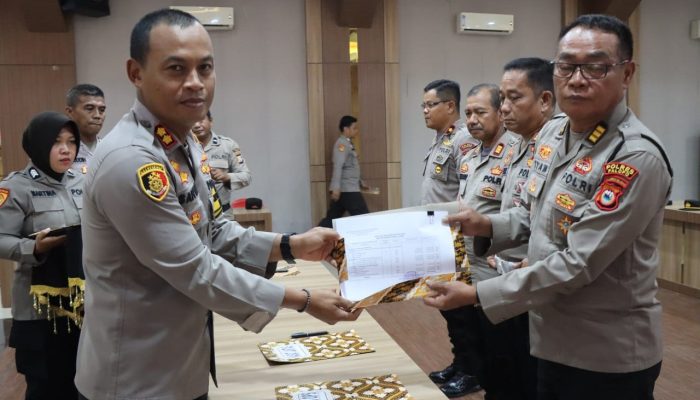 Polres Palopo Serahkan DIPA dan Penandatanganan Pakta Integritas TA 2025