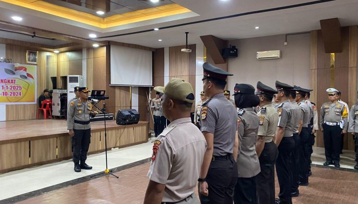 31 Personel Polres Palopo dan PNS Polri Dapat Kenaikan Pangkat Setingkat Lebih Tinggi