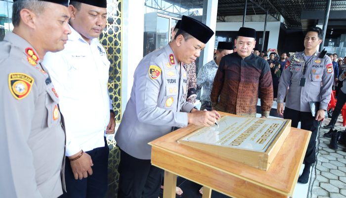 Kapolda Sulsel Resmikan Masjid Ar-Rahman Bharaduta di Takalar