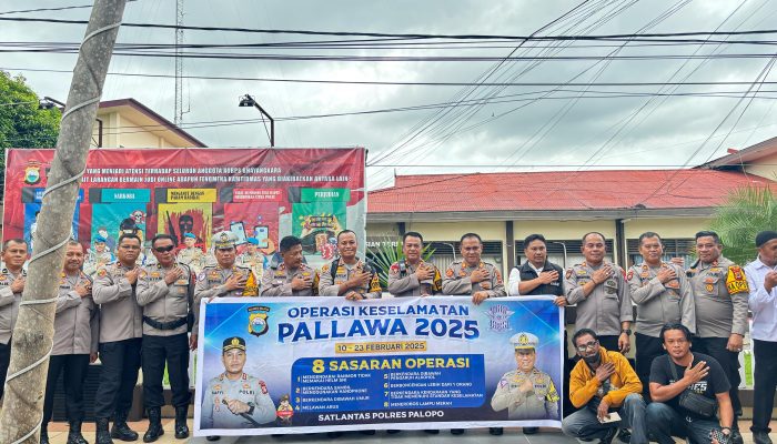 Polres Palopo Gelar Patroli Operasi Keselamatan Pallawa, Bagikan Bansos ke Warga